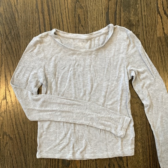 Teen girls American Eagle top- size XS - Picture 3 of 3